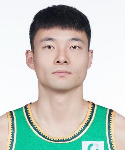  裁判场上失误频出，莫兰德遭犯规却由鄢手骐主罚；两分到手后瞬间取消，对手重获球权。 体育新闻