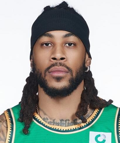  裁判场上失误频出，莫兰德遭犯规却由鄢手骐主罚；两分到手后瞬间取消，对手重获球权。 体育新闻