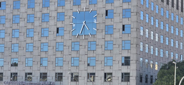 资本市场波动之下;沪市企业积极回购增持;真金白银彰显发展底气。 股票财经