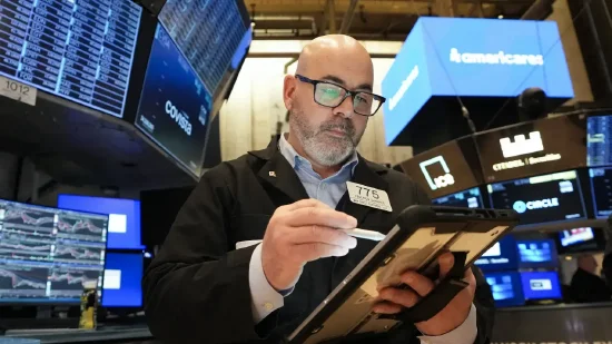 中东冲突进入新阶段，美股科技板块承压；能源市场波动加剧，投资者密切追踪最新动态。