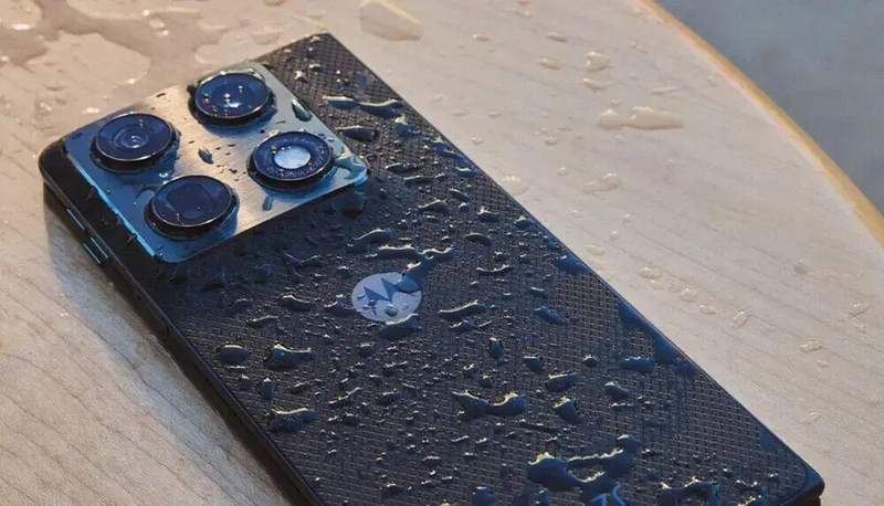  深度解析：摩托罗拉razr双旗舰矩阵背后的技术博弈与市场布局 手机评测