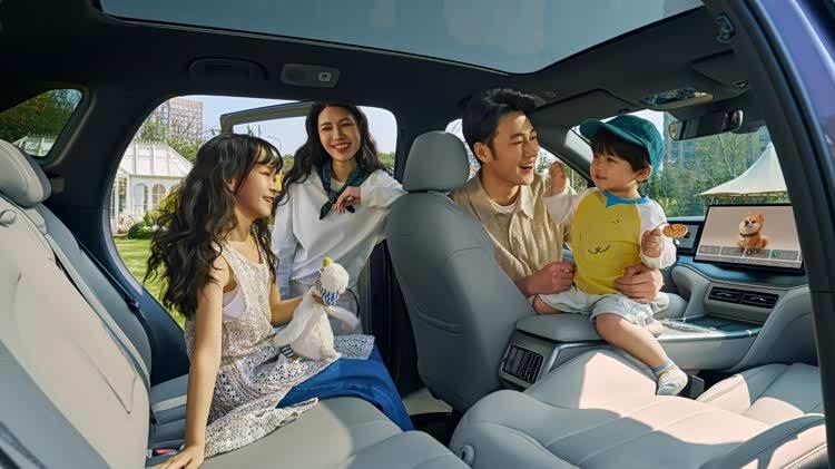  闪充技术下放15万级：比亚迪宋Ultra EV如何重构纯电出行底层逻辑 汽车科技